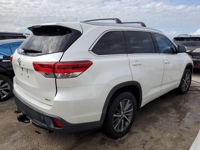 Photo 2 VIN: 5TDKZRFH7JS281633 - TOYOTA HIGHLANDER 