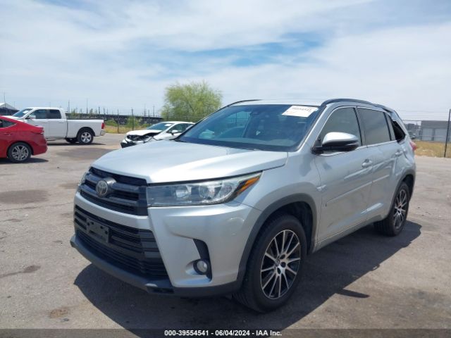 Photo 1 VIN: 5TDKZRFH7JS543070 - TOYOTA HIGHLANDER 