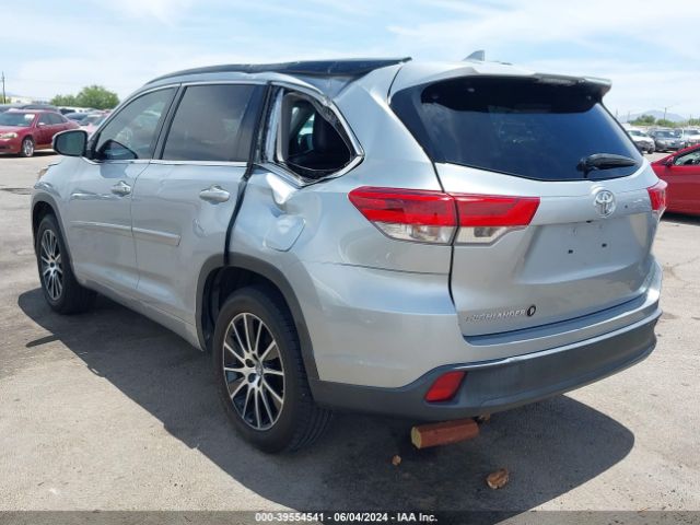 Photo 2 VIN: 5TDKZRFH7JS543070 - TOYOTA HIGHLANDER 