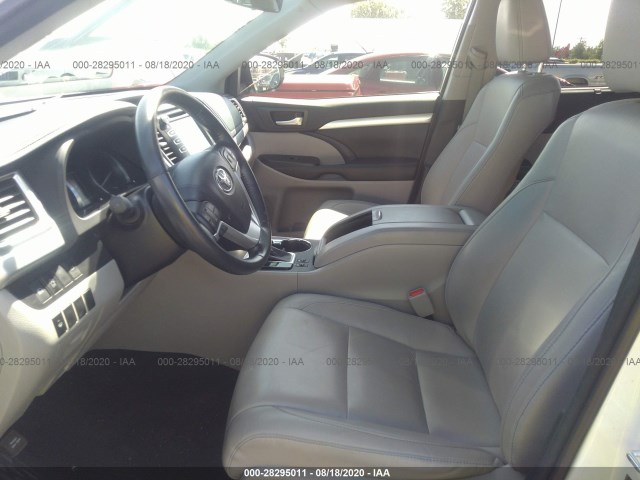 Photo 4 VIN: 5TDKZRFH7JS543800 - TOYOTA HIGHLANDER 