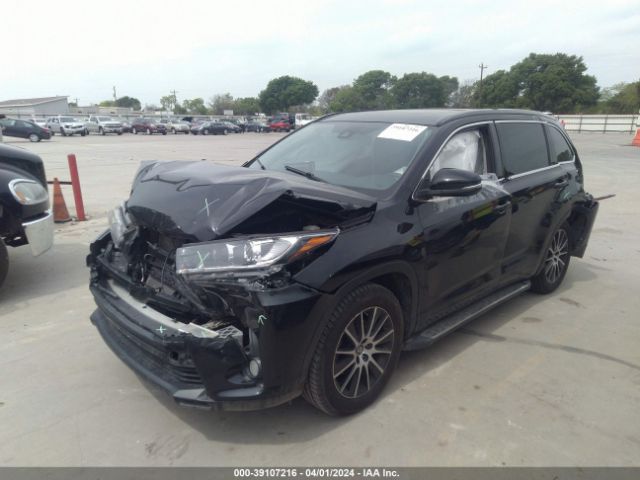 Photo 1 VIN: 5TDKZRFH7JS549337 - TOYOTA HIGHLANDER 