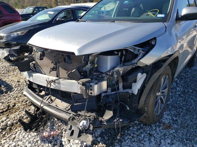 Photo 8 VIN: 5TDKZRFH7KS561196 - TOYOTA HIGHLANDER 