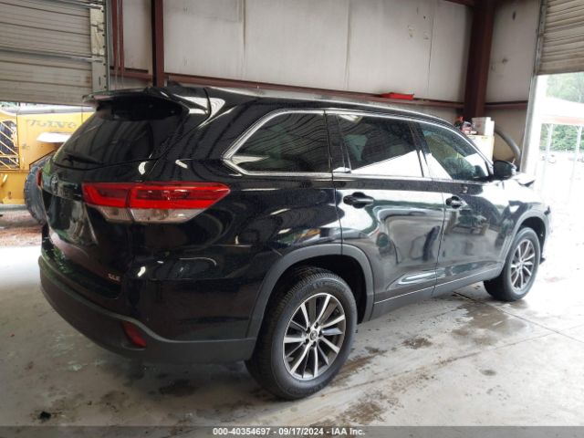 Photo 3 VIN: 5TDKZRFH7KS561831 - TOYOTA HIGHLANDER 