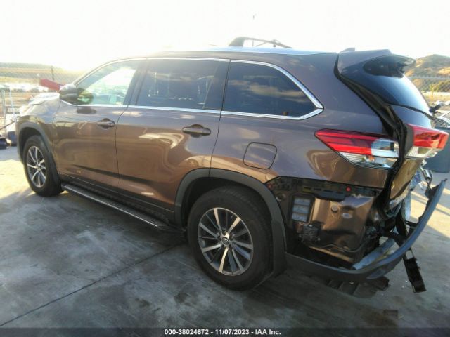 Photo 2 VIN: 5TDKZRFH8HS224948 - TOYOTA HIGHLANDER 