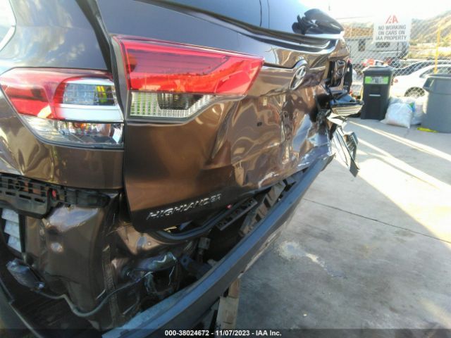 Photo 5 VIN: 5TDKZRFH8HS224948 - TOYOTA HIGHLANDER 