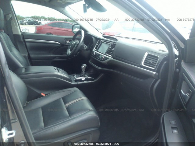 Photo 4 VIN: 5TDKZRFH8HS518902 - TOYOTA HIGHLANDER 