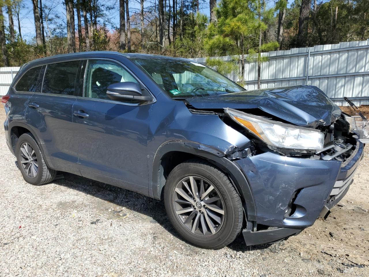 Photo 3 VIN: 5TDKZRFH8HS524294 - TOYOTA HIGHLANDER 