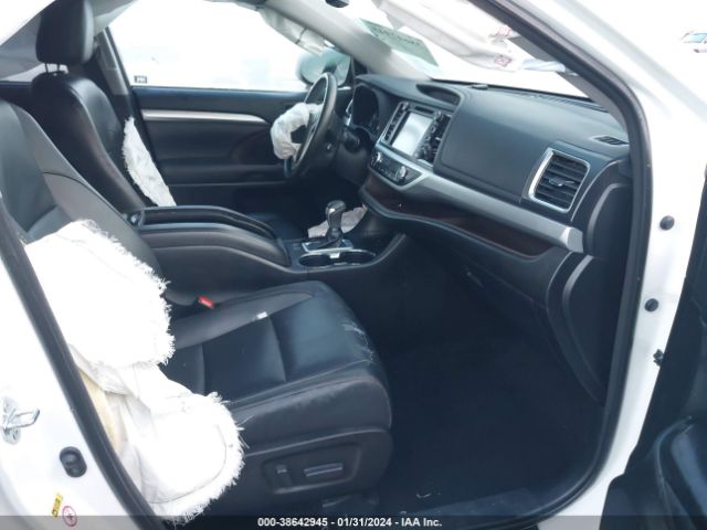 Photo 4 VIN: 5TDKZRFH8JS266350 - TOYOTA HIGHLANDER 