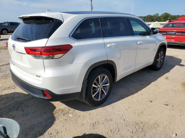 Photo 2 VIN: 5TDKZRFH8JS271628 - TOYOTA HIGHLANDER 