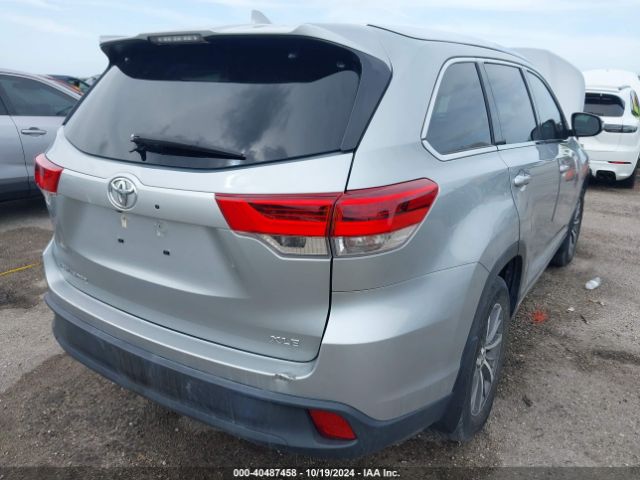 Photo 3 VIN: 5TDKZRFH8JS537827 - TOYOTA HIGHLANDER 