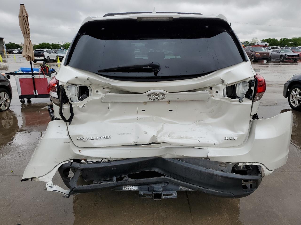 Photo 5 VIN: 5TDKZRFH8JS538122 - TOYOTA HIGHLANDER 