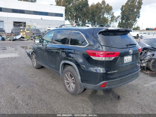 Photo 2 VIN: 5TDKZRFH8JS545877 - TOYOTA HIGHLANDER 