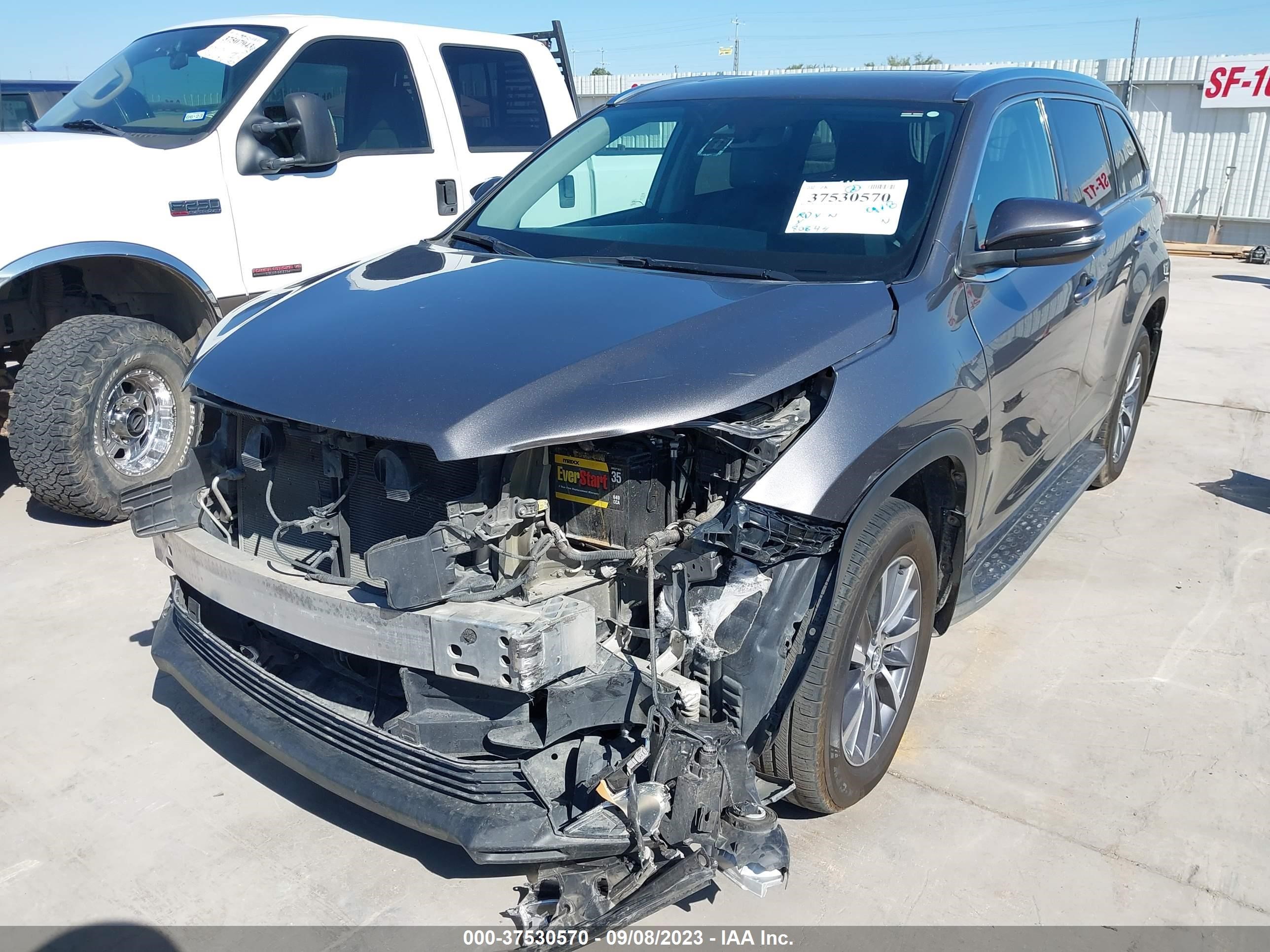 Photo 5 VIN: 5TDKZRFH8JS546348 - TOYOTA HIGHLANDER 