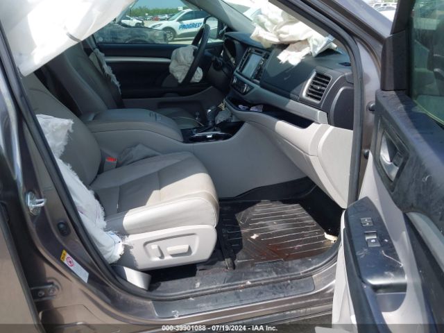 Photo 4 VIN: 5TDKZRFH8JS547175 - TOYOTA HIGHLANDER 