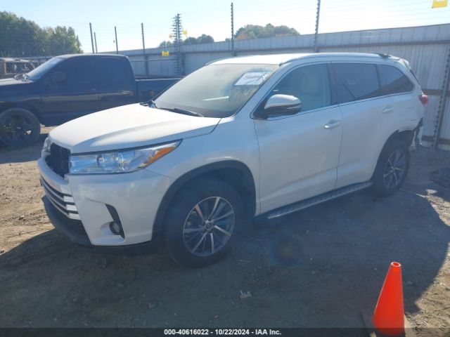 Photo 1 VIN: 5TDKZRFH8JS549265 - TOYOTA HIGHLANDER 