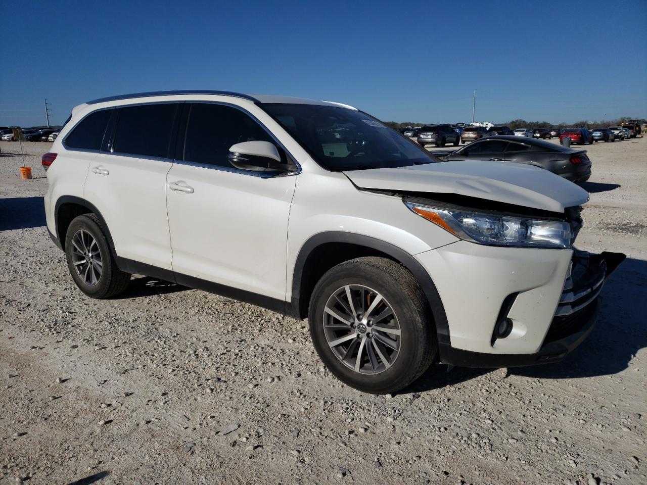 Photo 4 VIN: 5TDKZRFH8KS320571 - TOYOTA HIGHLANDER 