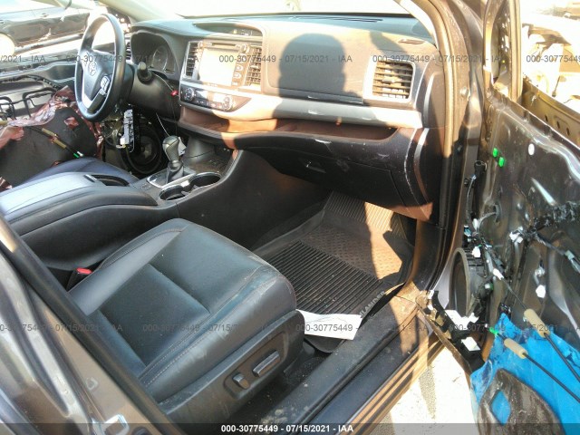 Photo 4 VIN: 5TDKZRFH8KS552667 - TOYOTA HIGHLANDER 