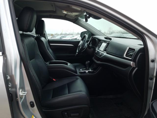 Photo 4 VIN: 5TDKZRFH8KS556783 - TOYOTA HIGHLANDER 