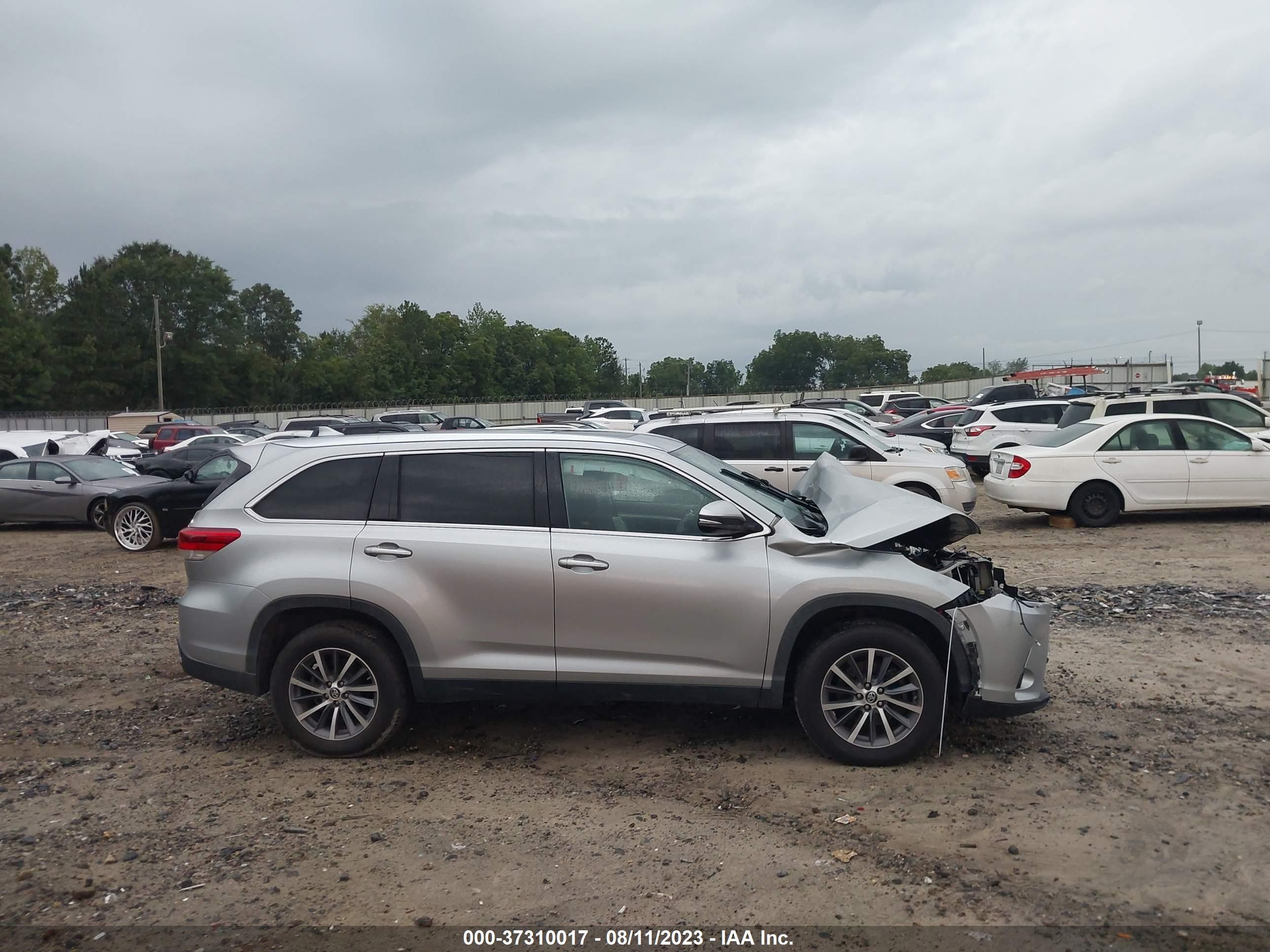 Photo 12 VIN: 5TDKZRFH8KS560414 - TOYOTA HIGHLANDER 