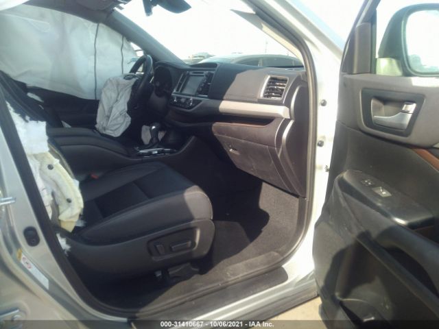 Photo 4 VIN: 5TDKZRFH8KS572854 - TOYOTA HIGHLANDER 