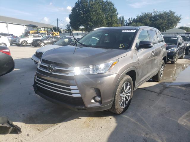 Photo 1 VIN: 5TDKZRFH9JS264428 - TOYOTA HIGHLANDER 