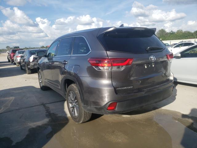 Photo 2 VIN: 5TDKZRFH9JS264428 - TOYOTA HIGHLANDER 