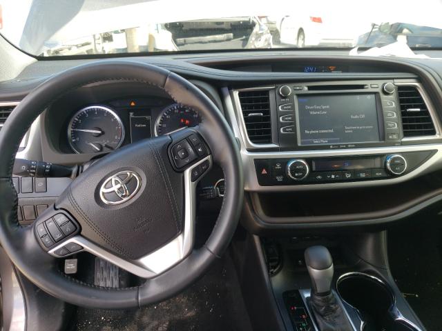 Photo 8 VIN: 5TDKZRFH9JS264428 - TOYOTA HIGHLANDER 