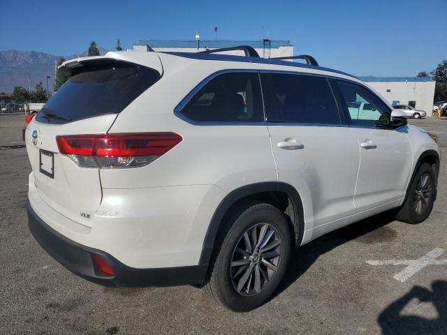 Photo 2 VIN: 5TDKZRFH9JS532264 - TOYOTA HIGHLANDER 