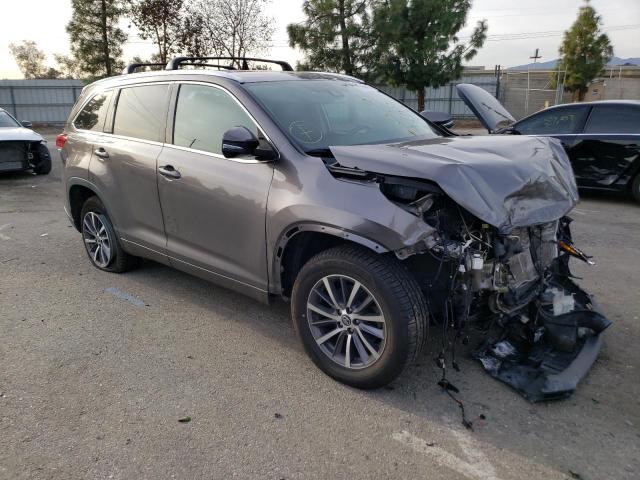 Photo 3 VIN: 5TDKZRFH9JS549548 - TOYOTA HIGHLANDER 