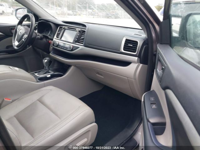 Photo 4 VIN: 5TDKZRFH9JS549551 - TOYOTA HIGHLANDER 