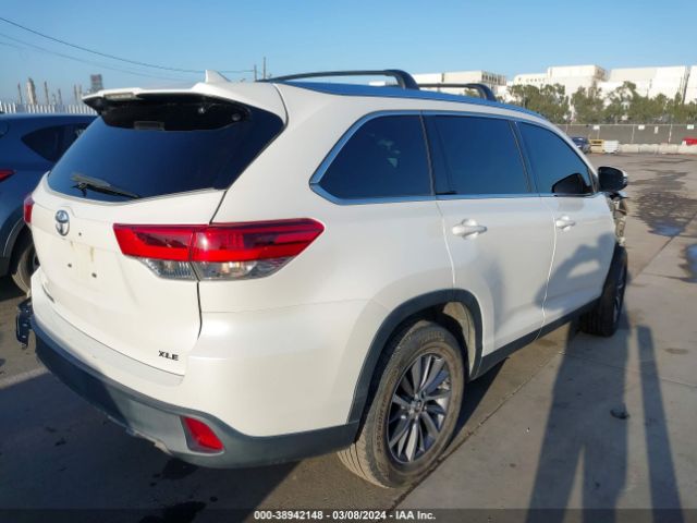 Photo 3 VIN: 5TDKZRFH9KS348217 - TOYOTA HIGHLANDER 