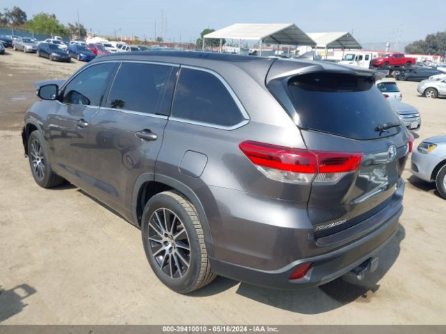 Photo 2 VIN: 5TDKZRFHXHS188194 - TOYOTA HIGHLANDER 