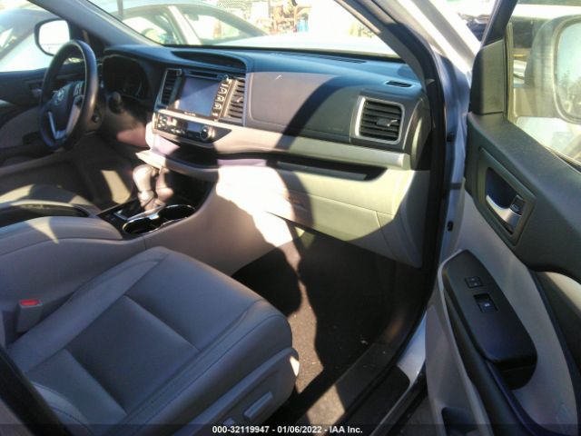 Photo 4 VIN: 5TDKZRFHXHS191449 - TOYOTA HIGHLANDER 