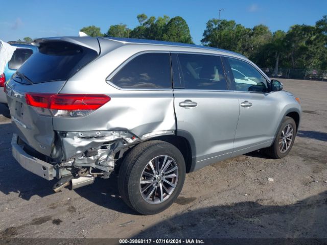 Photo 3 VIN: 5TDKZRFHXJS529969 - TOYOTA HIGHLANDER 