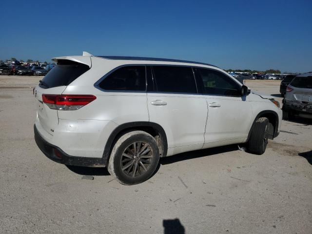 Photo 2 VIN: 5TDKZRFHXJS531494 - TOYOTA HIGHLANDER 