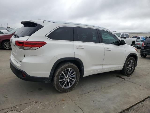 Photo 2 VIN: 5TDKZRFHXJS549929 - TOYOTA HIGHLANDER 