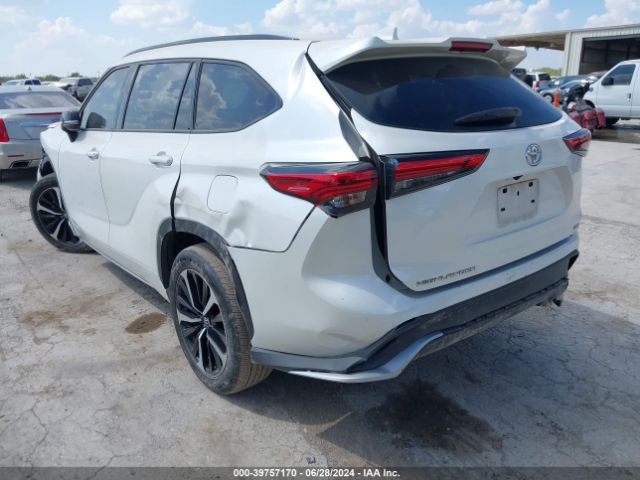 Photo 2 VIN: 5TDLZRAH0MS050881 - TOYOTA HIGHLANDER 