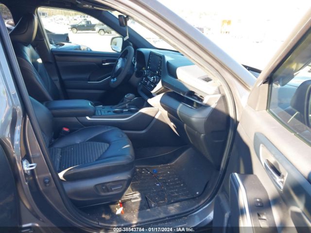 Photo 4 VIN: 5TDLZRAH2NS111729 - TOYOTA HIGHLANDER 