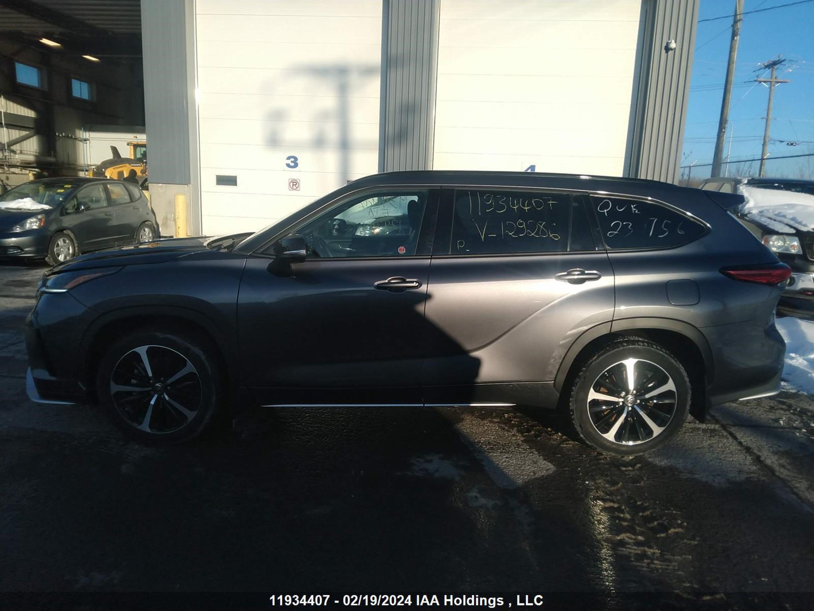 Photo 14 VIN: 5TDLZRBH0MS129286 - TOYOTA HIGHLANDER 