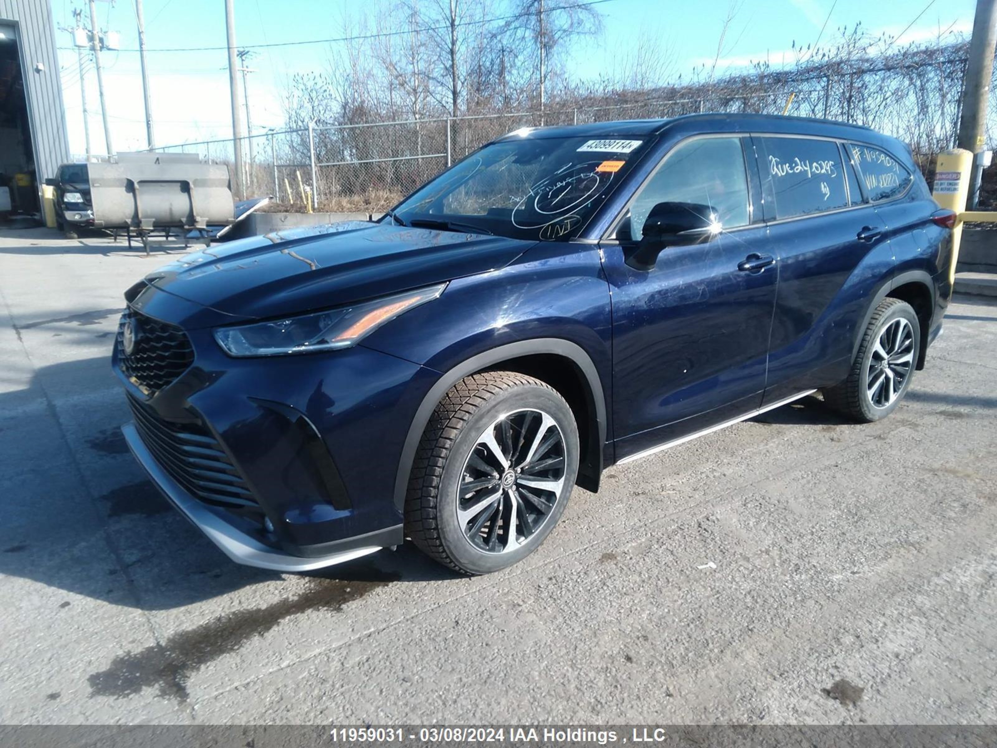 Photo 1 VIN: 5TDLZRBH4NS212821 - TOYOTA HIGHLANDER 