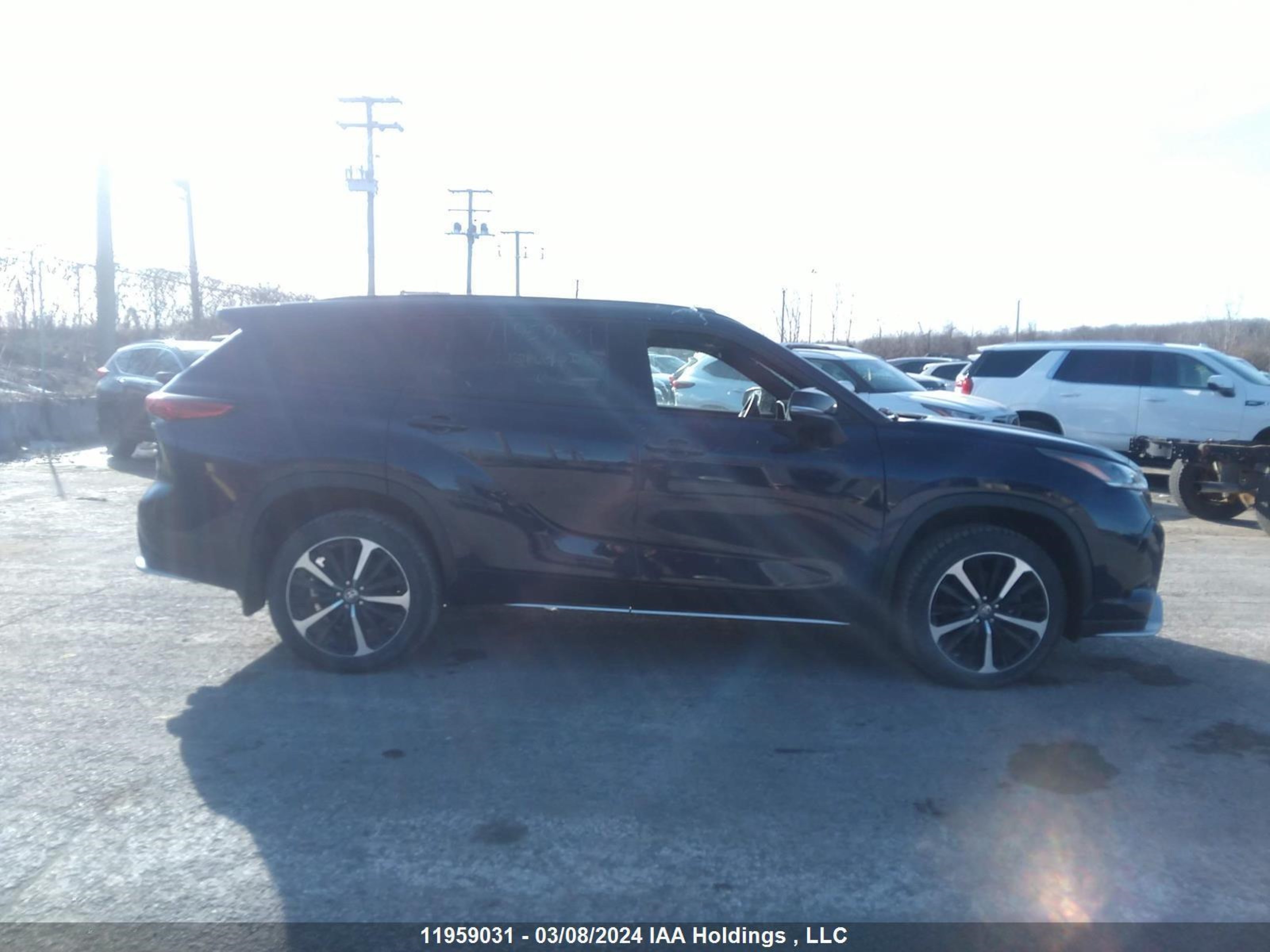 Photo 13 VIN: 5TDLZRBH4NS212821 - TOYOTA HIGHLANDER 