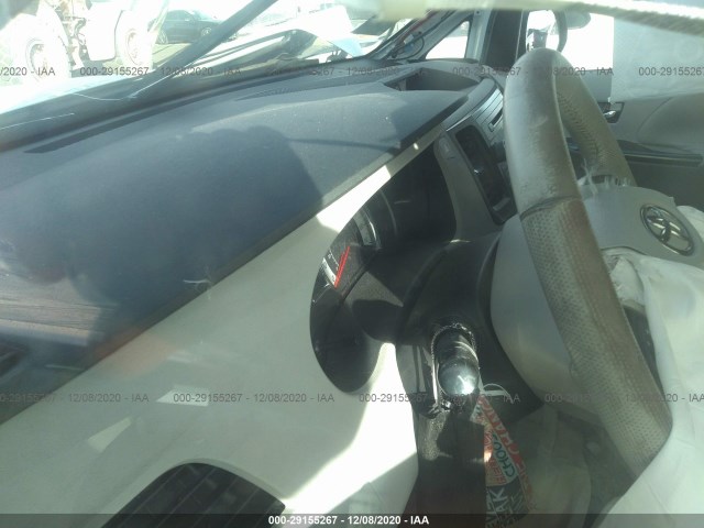 Photo 6 VIN: 5TDXK3DC0BS073500 - TOYOTA SIENNA 