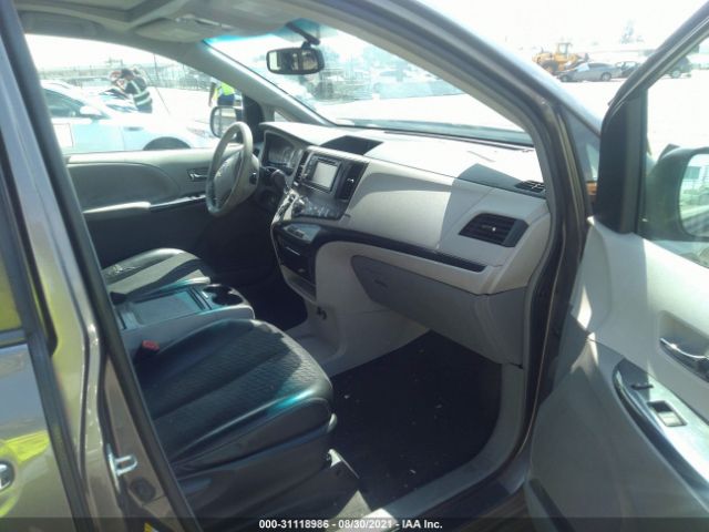 Photo 4 VIN: 5TDXK3DC0DS291472 - TOYOTA SIENNA 