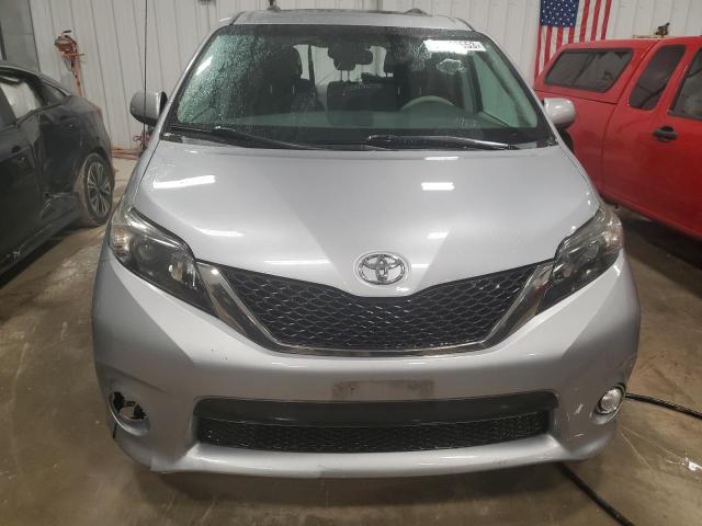 Photo 4 VIN: 5TDXK3DC0DS298826 - TOYOTA SIENNA SPO 