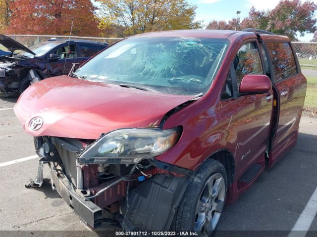 Photo 1 VIN: 5TDXK3DC0DS392110 - TOYOTA SIENNA 