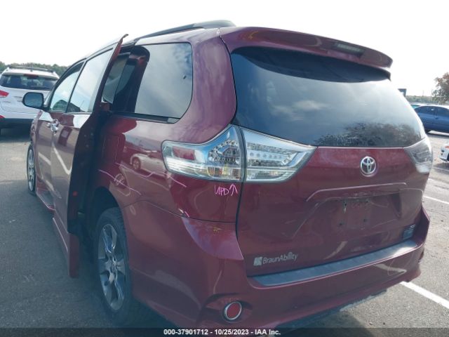 Photo 2 VIN: 5TDXK3DC0DS392110 - TOYOTA SIENNA 