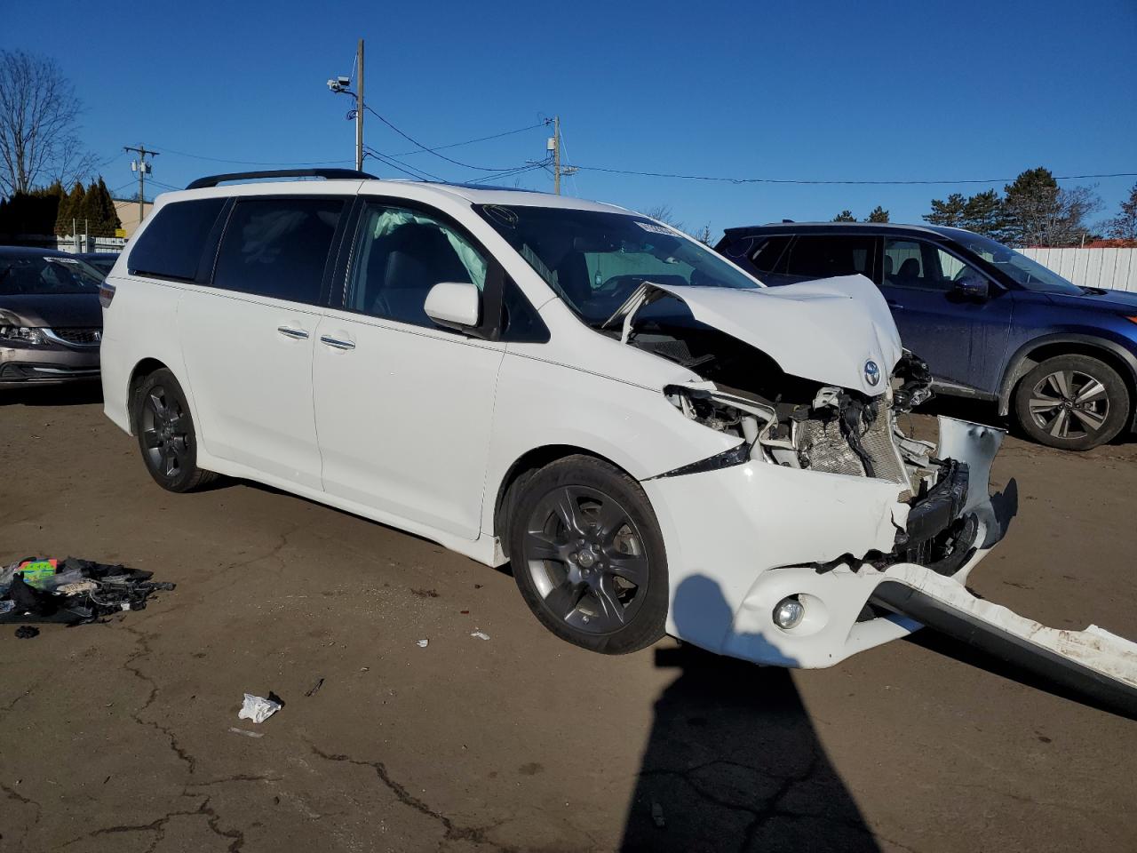 Photo 3 VIN: 5TDXK3DC0FS683726 - TOYOTA SIENNA 