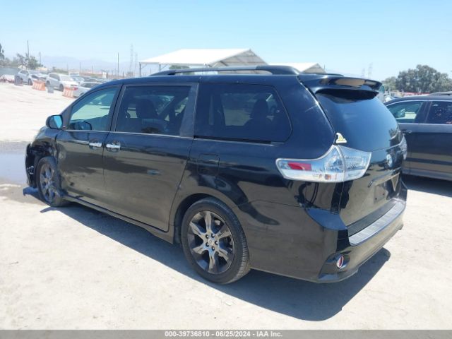 Photo 2 VIN: 5TDXK3DC0GS713647 - TOYOTA SIENNA 