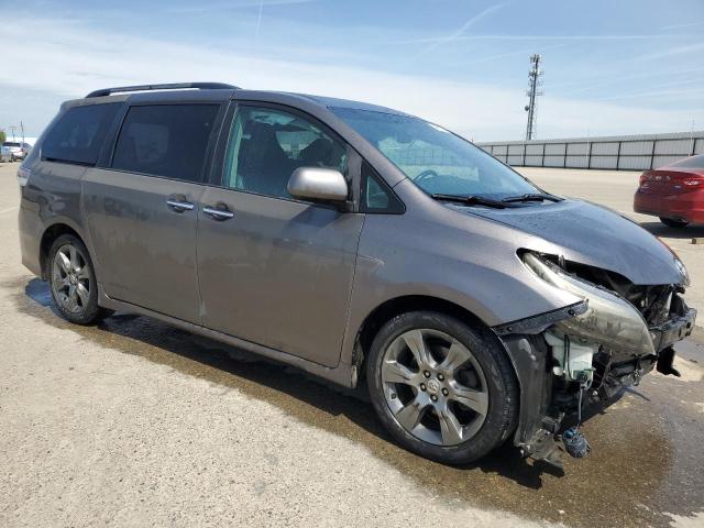 Photo 3 VIN: 5TDXK3DC0GS724180 - TOYOTA SIENNA 