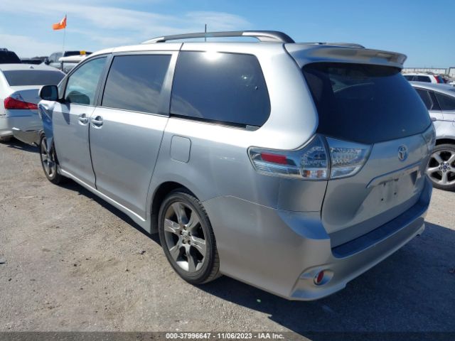 Photo 2 VIN: 5TDXK3DC1BS112157 - TOYOTA SIENNA 